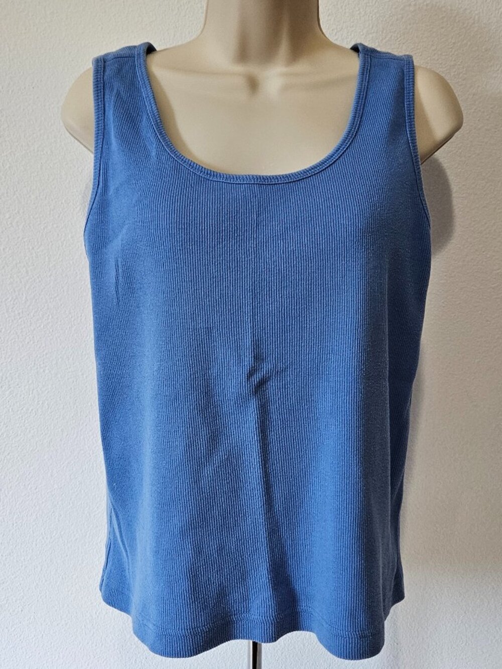 Chicos Design Ribbed Scoop Neck Tank | Chico's Size 2, US Size Large - Picture 2 of 9